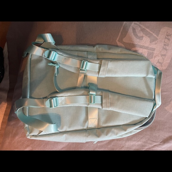 Slim Backpack - Picture 4 of 4